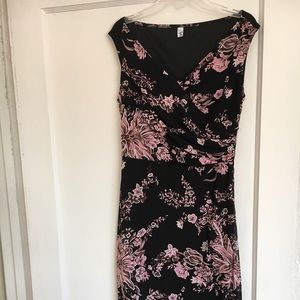 Knee length dress, mesh fabric with lining